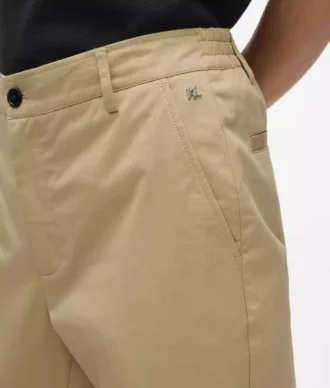 Pantaloni chino clasici