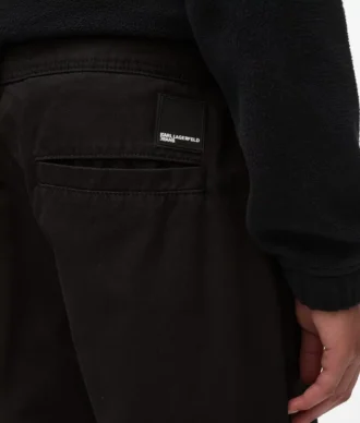 Pantaloni chino relaxați