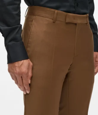 Pantaloni croiți