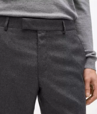 Pantaloni croiți cu picior drept