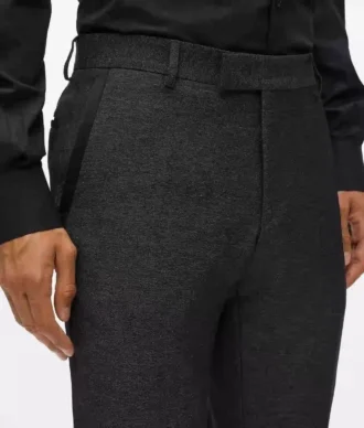 Pantaloni cu detalii din satin
