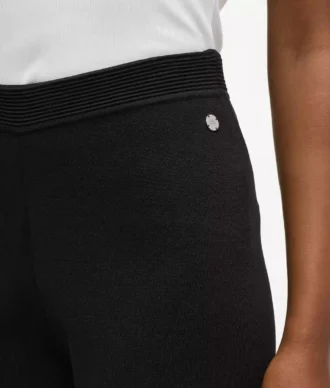 Pantaloni culottes cu borduri contrastante