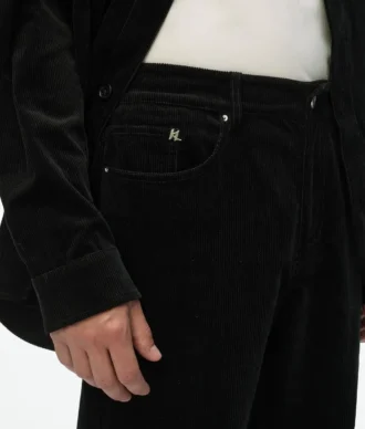 Pantaloni din velur