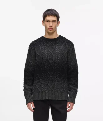 Pulover tricotat cu model în zig-zag