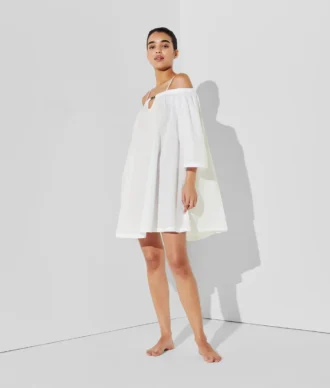 ROCHIE DE PLAJĂ CU UMERI DESCOPERITI K/SIGNATURE